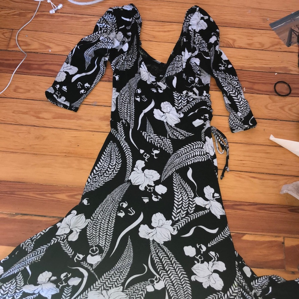 Floral black and white dress by Loco Lindo